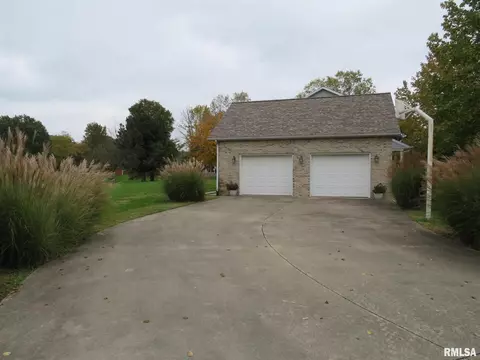 5 Clear Lake Dr, Centralia, IL 62801 photo 5