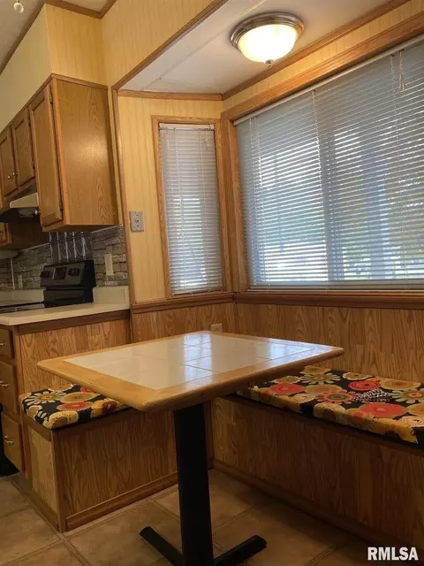 2212 Wise St, Eldorado, IL 62930 photo 5