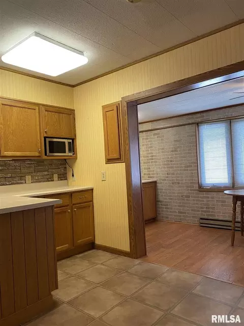 2212 Wise St, Eldorado, IL 62930 photo 8