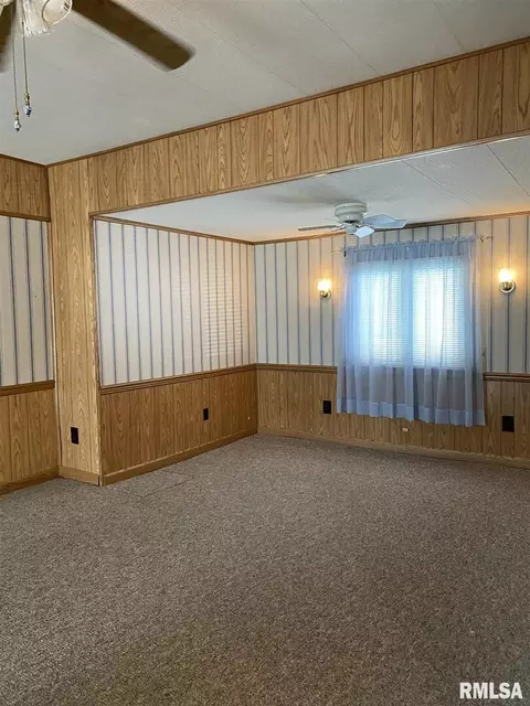 2212 Wise St, Eldorado, IL 62930 photo 3