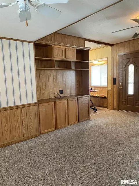 2212 Wise St, Eldorado, IL 62930 photo 4