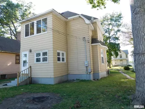 225 N Beech St, Centralia, IL 62801 photo 6