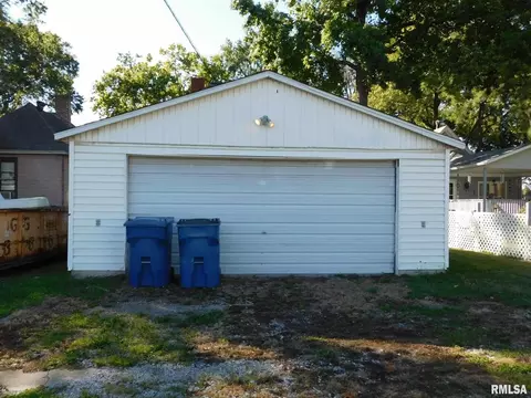 225 N Beech St, Centralia, IL 62801 photo 7