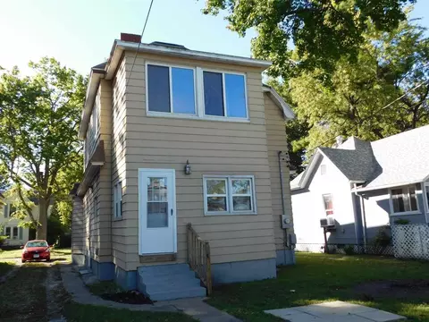 225 N Beech St, Centralia, IL 62801 photo 4