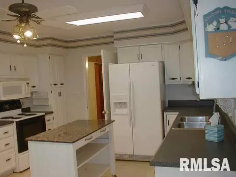 1607 N State St, Marion, IL 62959 photo 16