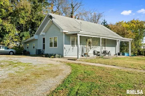 531 E 6th St, Mount Carmel, IL 62863 photo 1