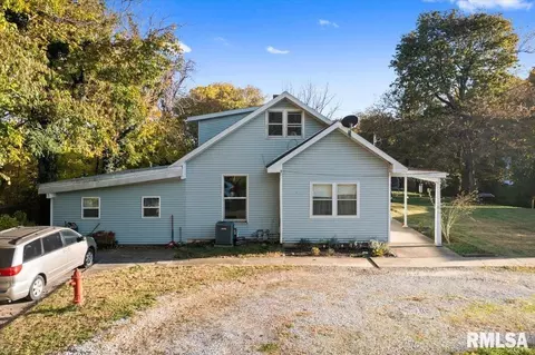 531 E 6th St, Mount Carmel, IL 62863 photo 3