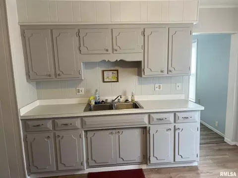 311 N Maple St, Christopher, IL 62822 photo 12
