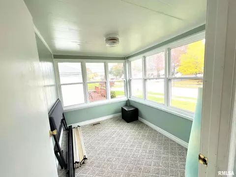 311 N Maple St, Christopher, IL 62822 photo 10