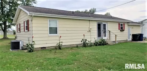 607 W Main St, Ewing, IL 62836 photo 6
