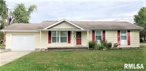 607 W Main St, Ewing, IL 62836 photo 1