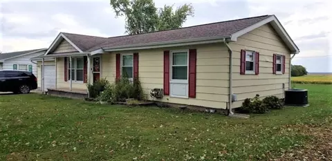607 W Main St, Ewing, IL 62836 photo 11