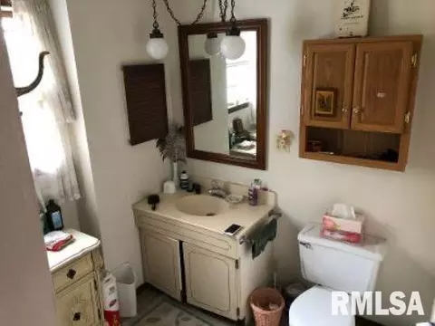 114 S Maple St, Centralia, IL 62801 photo 24