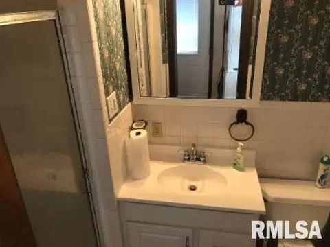114 S Maple St, Centralia, IL 62801 photo 12