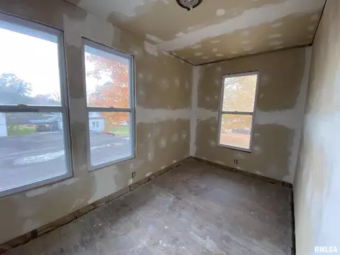 306 N State St, Christopher, IL 62822 photo 28