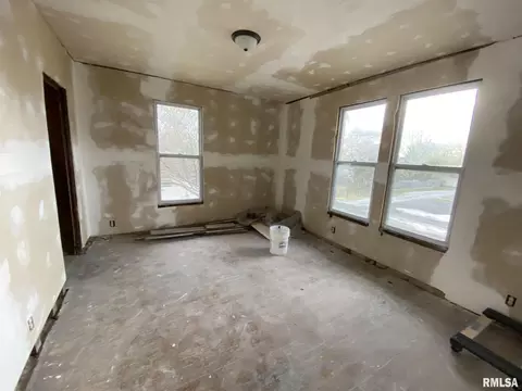 306 N State St, Christopher, IL 62822 photo 27