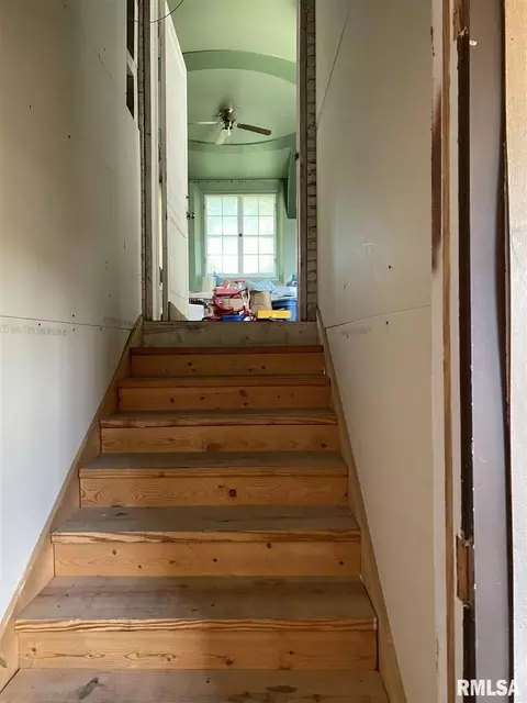 306 N State St, Christopher, IL 62822 photo 18