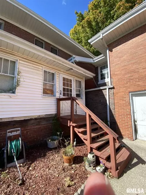 306 N State St, Christopher, IL 62822 photo 5