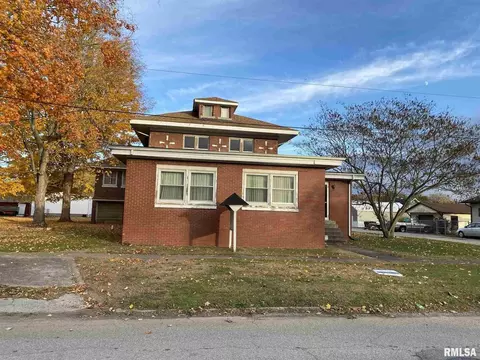306 N State St, Christopher, IL 62822 photo 1