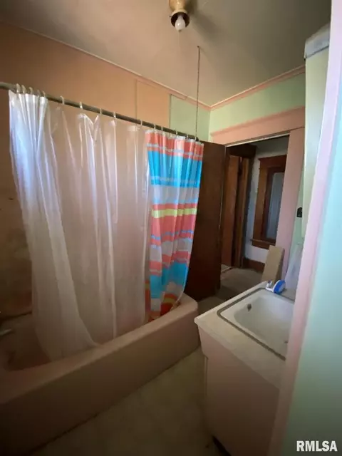 306 N State St, Christopher, IL 62822 photo 24