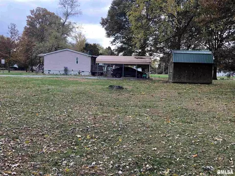 202 E Lottie St, Sesser, IL 62884 photo 6