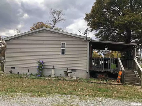 202 E Lottie St, Sesser, IL 62884 photo 5