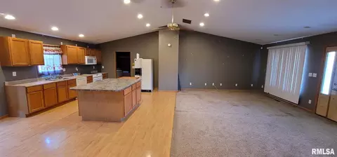 628 Cedar St, Mount Carmel, IL 62863 photo 9