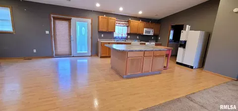 628 Cedar St, Mount Carmel, IL 62863 photo 7