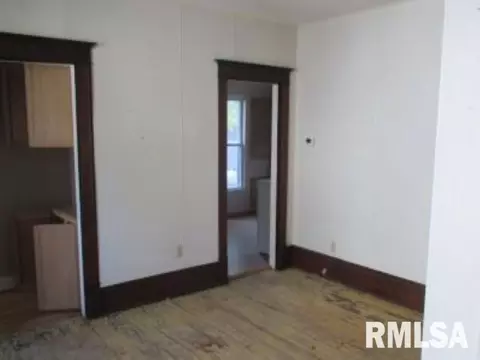 411 E 8th St, Mount Carmel, IL 62863 photo 5