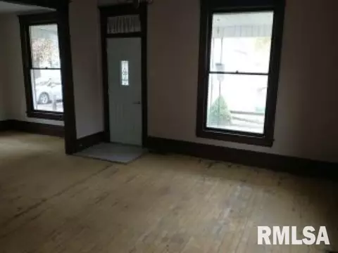 411 E 8th St, Mount Carmel, IL 62863 photo 3