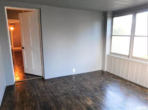 345 W Mcfall St, Benton, IL 62812 photo 22
