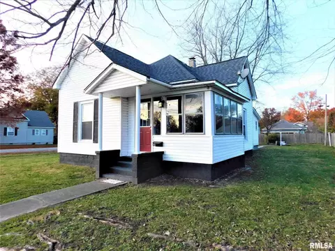345 W Mcfall St, Benton, IL 62812 photo 1