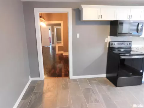 345 W Mcfall St, Benton, IL 62812 photo 7