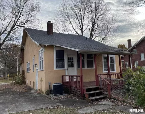 705 S Main St, Benton, IL 62812 photo 4