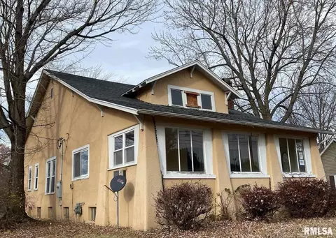 705 S Main St, Benton, IL 62812 photo 3