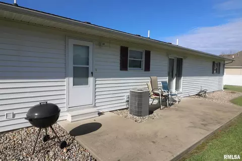 7472 Norris Dr, Marion, IL 62959 photo 2