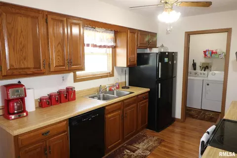 7472 Norris Dr, Marion, IL 62959 photo 8