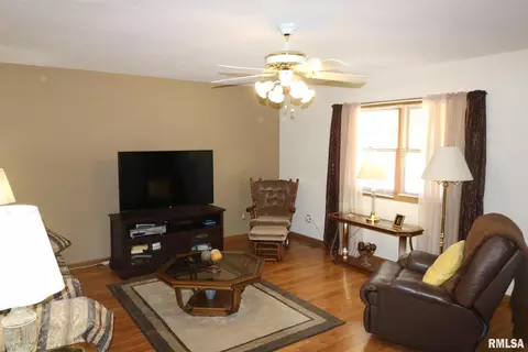 7472 Norris Dr, Marion, IL 62959 photo 4