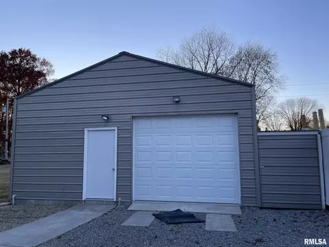 1623 Sunset Dr, Carmi, IL 62821 photo 3