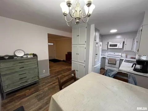 1623 Sunset Dr, Carmi, IL 62821 photo 10