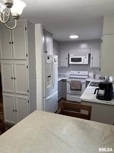 1623 Sunset Dr, Carmi, IL 62821 photo 8