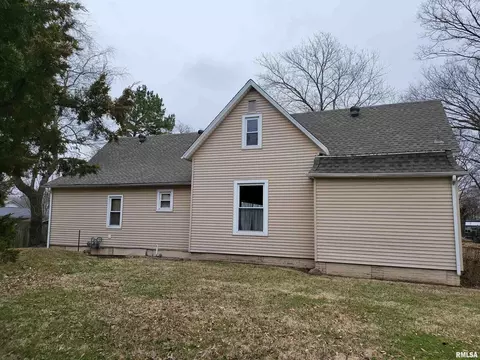 1852 State St, Eldorado, IL 62930 photo 3