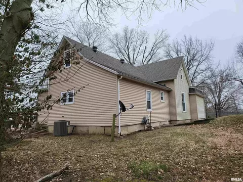 1852 State St, Eldorado, IL 62930 photo 4
