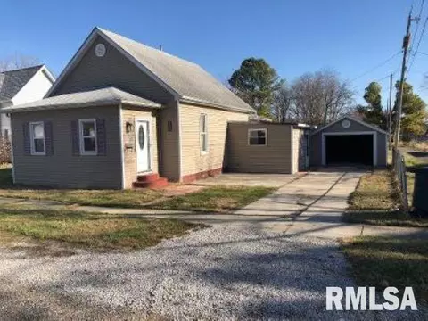 305 S Harrison St, Centralia, IL 62801 photo 1