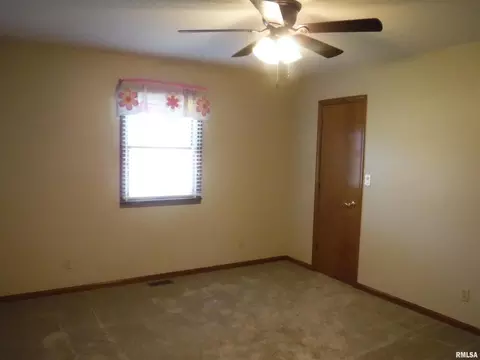 309 Roddy Rd, Salem, IL 62881 photo 6