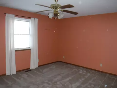 309 Roddy Rd, Salem, IL 62881 photo 9