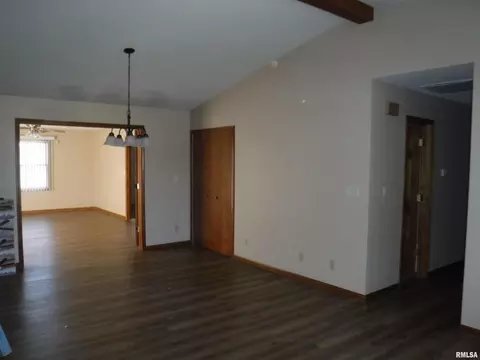 309 Roddy Rd, Salem, IL 62881 photo 2