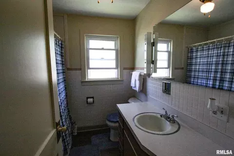 1007 Oak St, Carmi, IL 62821 photo 13