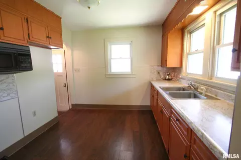 1007 Oak St, Carmi, IL 62821 photo 10