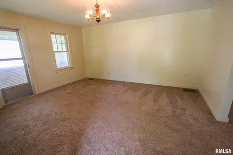 1007 Oak St, Carmi, IL 62821 photo 6